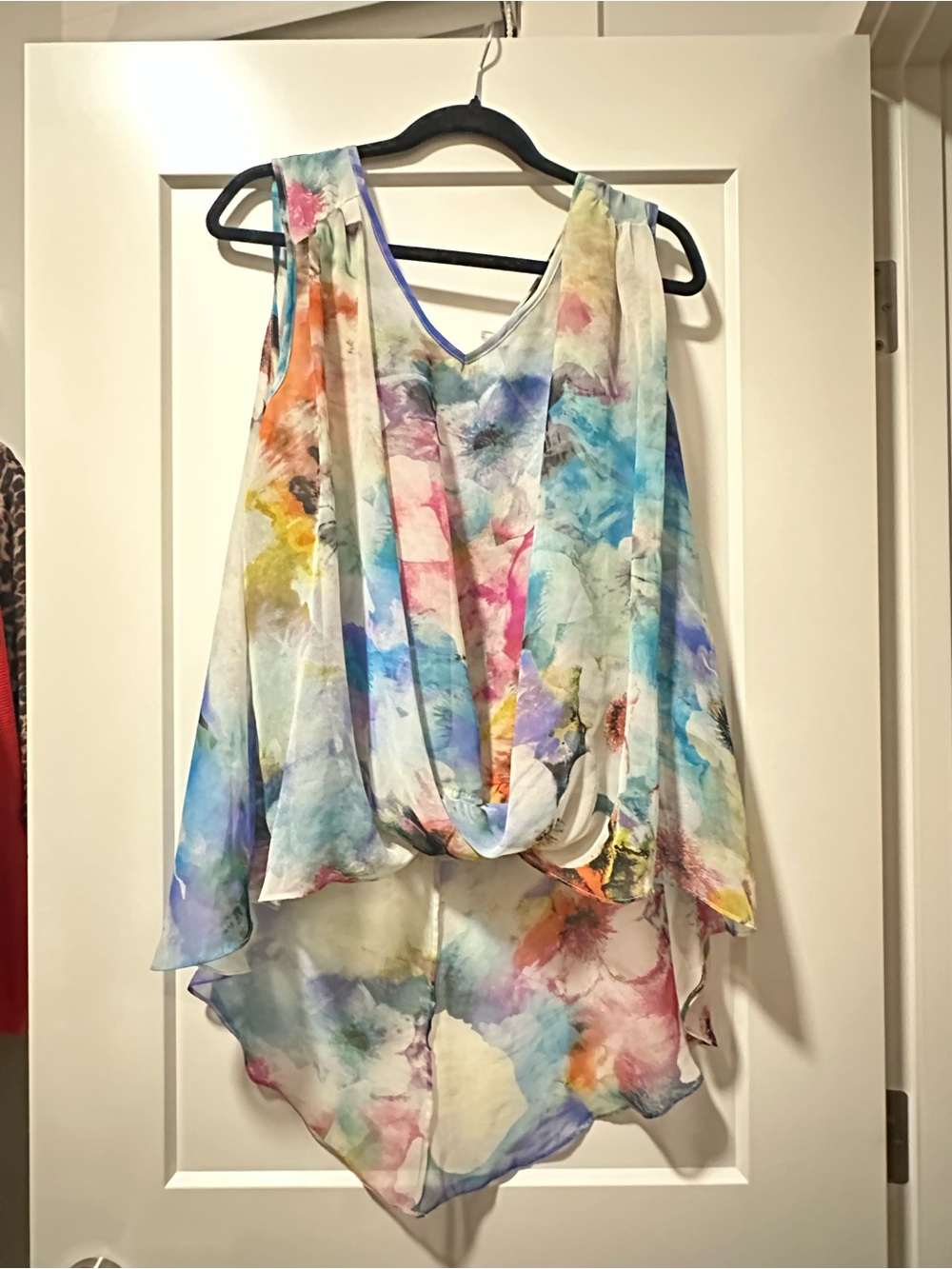 Women’s Watercolor Print Sleeveless V-Neck Top - Multi